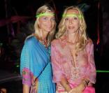 Sarah Marshall et sa mère Sylvie Elias à la soirée Peace & Love organisée par Andrea, à Saint-Tropez (24 juillet 2009)