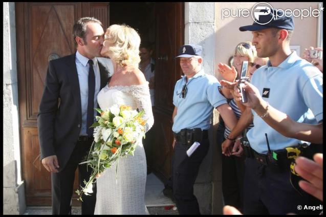 Alexandra Lamy et Jean Dujardin à leur mariage, le 25 juillet 2009.