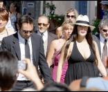 Gilles Lellouche et Mélanie Doutey, enceinte, au mariage d'Alexandra Lamy et Jean Dujardin, le 25 juillet 2009.