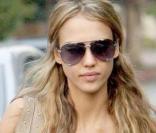 Jessica Alba et son sac Darel