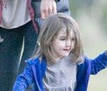 Katie Holmes et sa fille Suri, un grand moment de complicité à Melbourne le 27/07/09