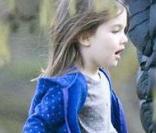 Katie Holmes et sa fille Suri, un grand moment de complicité à Melbourne le 27/07/09