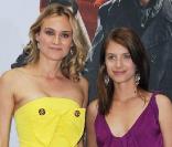 Diane Kruger et Mélanie Laurent, lors du photocall de la promo allemande d' Inglourious Basterds , à Berlin, le 28 juillet 2009 !