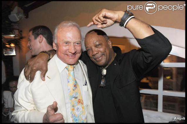 Quincy Jones et Buzz Aldrin à la soirée, à l'Hôtel Byblos. 28/07/09