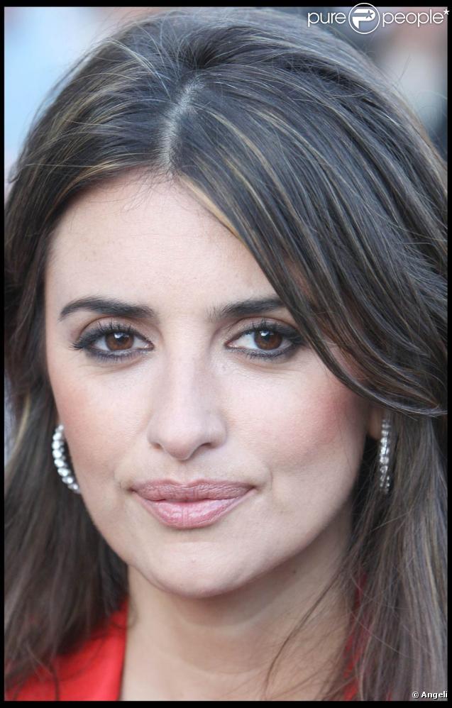 Penélope Cruz à la première du film  Broken Embraces  ( Los Abrazos Rotos ) de Pedro Almodovar