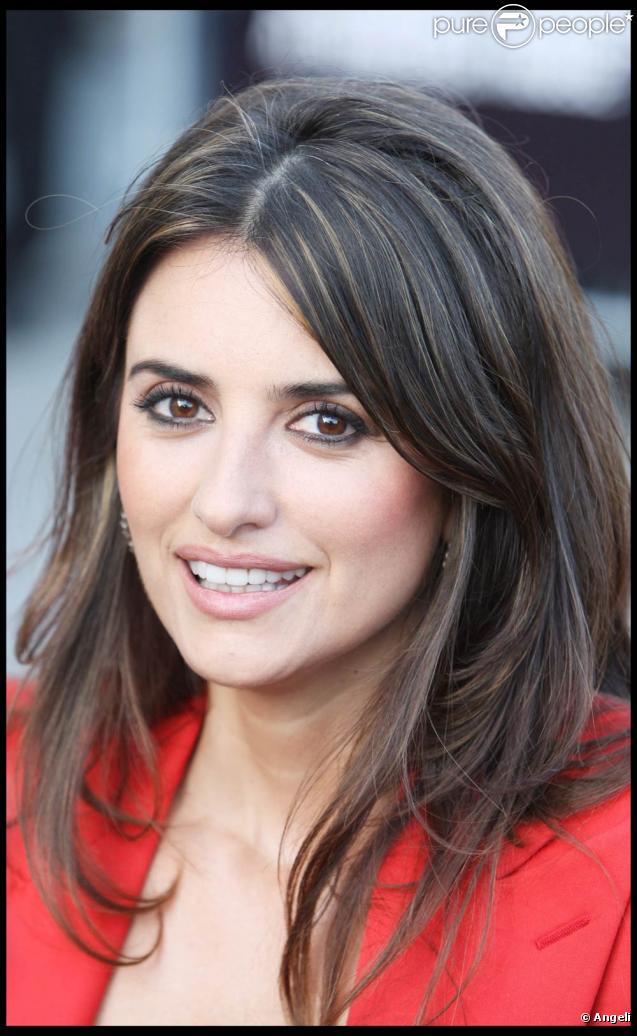 Penélope Cruz à la première londonienne du film  Broken Embraces  ( Los Abrazos Rotos ) de Pedro Almodovar