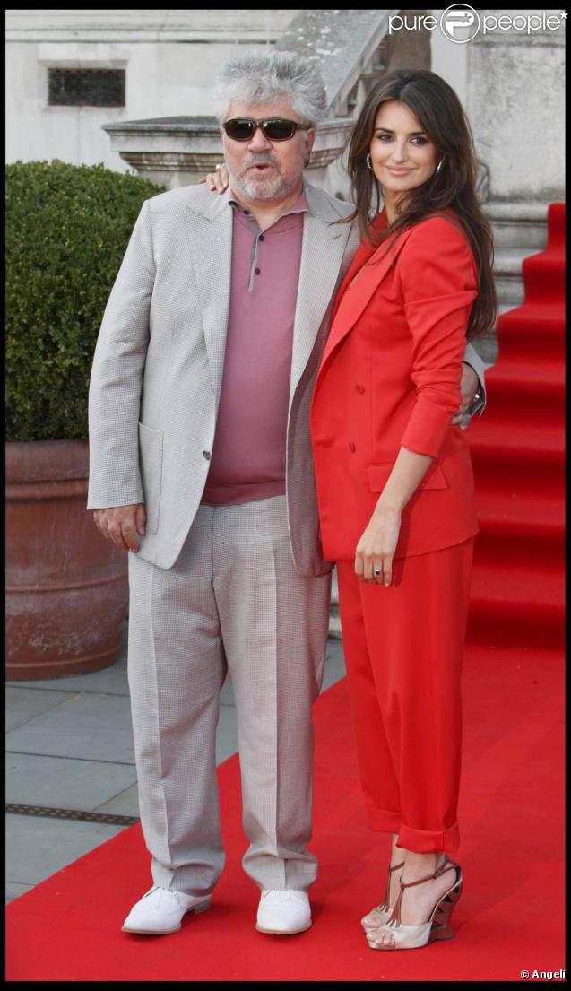 Penélope Cruz à la première du film  Broken Embraces  ( Los Abrazos Rotos ) de Pedro Almodovar