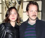 Maggie Gyllenhaal et son mari à la première du film Broken Embraces à Londres