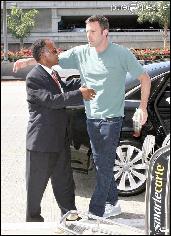 Ben Affleck va prendre l'avion à l'aéroport de Lax, Los Angeles le 26 juillet 2009