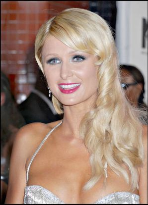  Paris Hilton, très fière, à la première de son propre film documentaire Paris, not france, à Hollywood, le 22 juillet 2009. 