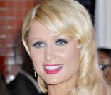  Paris Hilton, très fière, à la première de son propre film documentaire 