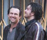 Christian Slater avec Michelle Borth et Anthony Carrigan sur le tournage de la série The Forgotten à New York le 31 juillet 2009
