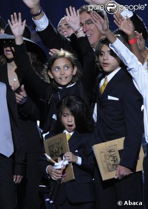 Les enfants de Michael Jackson, Paris, Prince Michael et Prince Michael II surnommé Blanket  