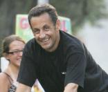 Promenade à vélo pour Nicolas Sarkozy, pendant l'été 2008