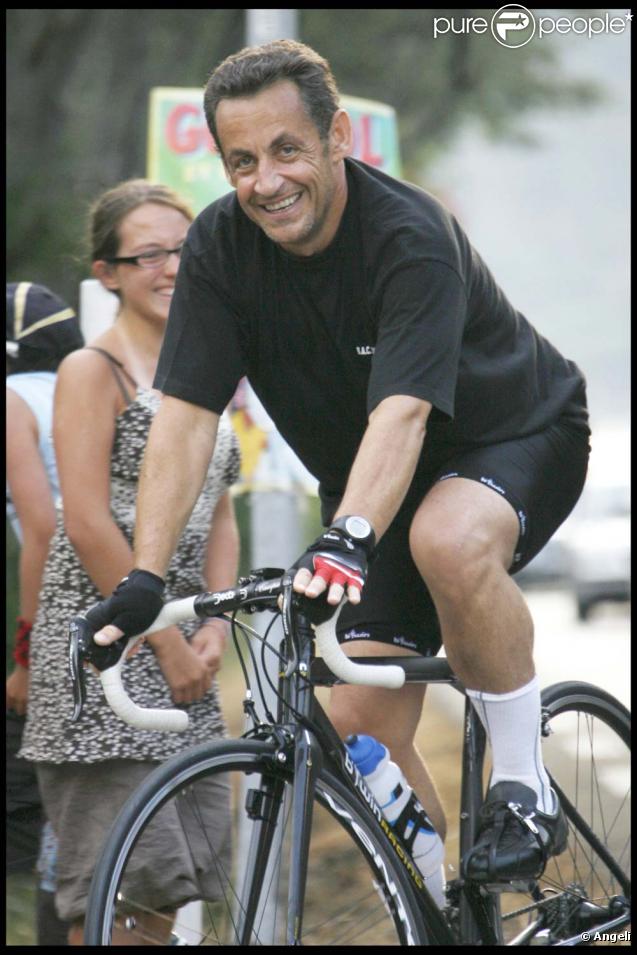Promenade à vélo pour Nicolas Sarkozy, pendant l'été 2008