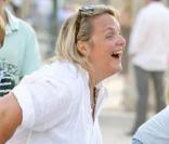 Valérie Damidot fait une partie de pétanque à Saint-Tropez. Août 2009