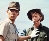 Nagisa Oshima explore l'ambiguïté de la relation prisonnier-gardien dans Furyo avec David Bowie et Ryuichi Sakamoto 
