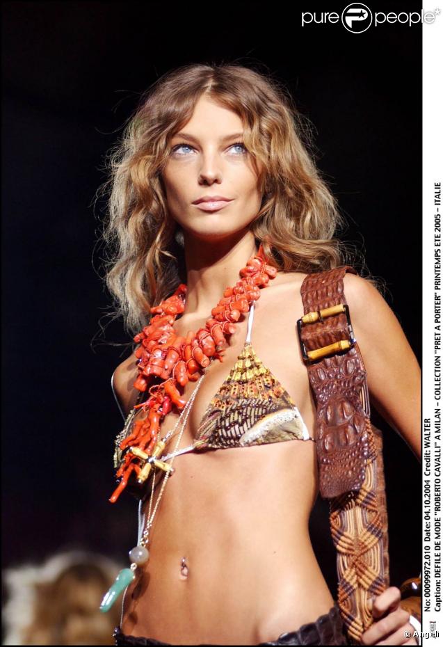 Quand la belle Daria Werbowy défile...