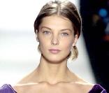 Quand la belle Daria Werbowy défile...