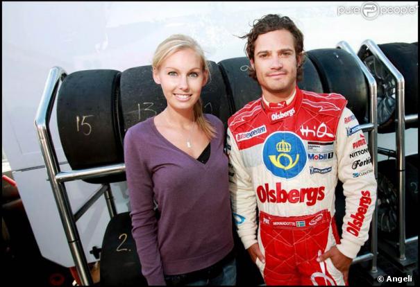 Carl Philip de Suède s'est exprimé en marge de sa course du 17 août à Karlskoga, se félicitant des fiançailles de sa soeur Madeleine