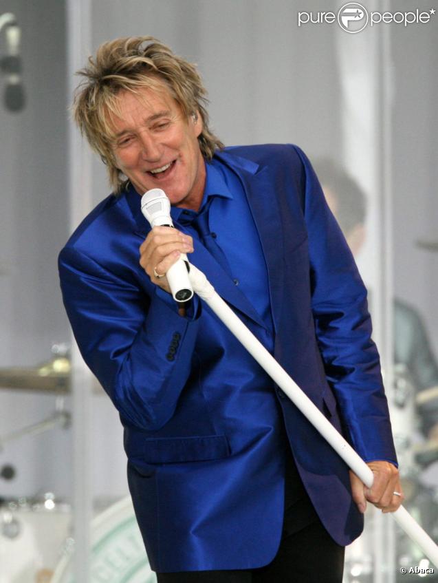 Rod Stewart (qui s'est déguisé en Barry Manilow) 
