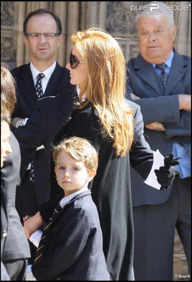 Céline Martin et ses enfants à l'enterrement du regretté Jacques Martin