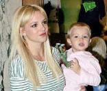 Britney Spears et son fils Jayden allant voir la comédie musicale Shrek le 27 août 2009 à New York