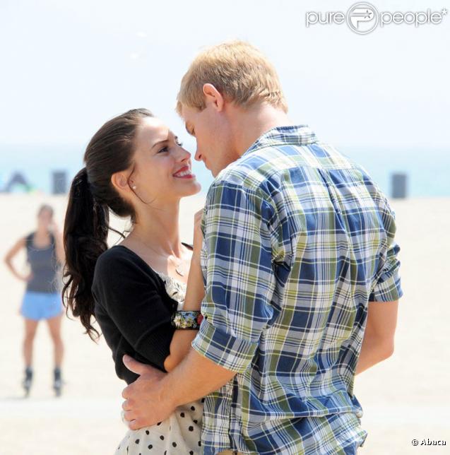 Jessica Lowndes en tournage avec Trevor Donovan. 