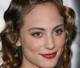 Nora Arnezeder