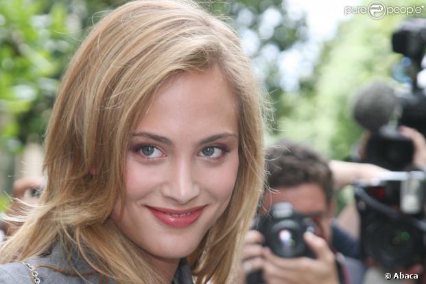 Nora Arnezeder