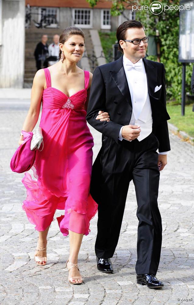 La princesse Victoria de Suède assistait samedi 29 août 2009 au mariage de Jan Dinkespiel et Ellen Stendhal, en compagnie de son fiancé Daniel Westling