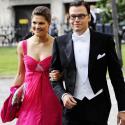 C'est jour de mariage pour les exquises princesses Victoria et Madeleine de Suède... et leurs fiancés !