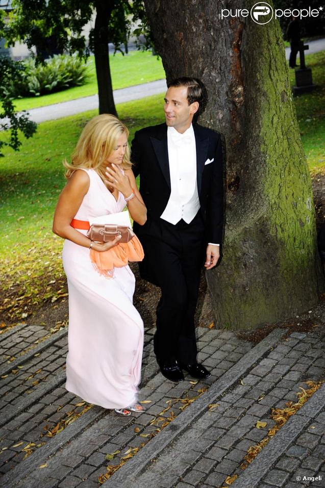 La princesse Madeleine de Suède assistait samedi 29 août 2009 au mariage de Jan Dinkespiel et Ellen Stendhal, en compagnie de son fiancé Jonas Bergström