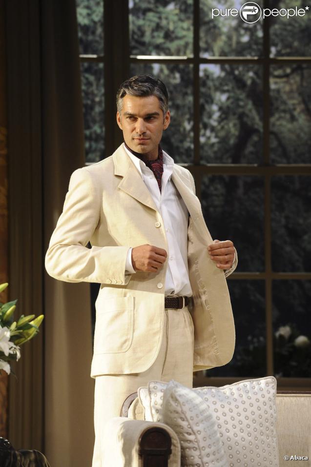 François Vincentelli dans la pièce de Philip Barry, Vie Privée, au théâtre Antoine à Paris le 28 août 2009