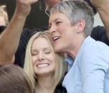 Kristen Bell et Jamie Lee Curtis sur le tournage de  You Again , à Los Angeles le 1er septembre 2009