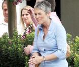 Kristen Bell et Jamie Lee Curtis sur le tournage de  You Again , à Los Angeles le 1er septembre 2009