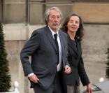 Jean Rochefort et sa femme arrivent à l'Elysée