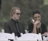 Funérailles de Michael Jackson, le 3 septembre 2009, à Forest Lawn : Macaulay Culkin et Mila Kunis 