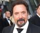 Tom Jones dément avoir fait assurer son torse velu...