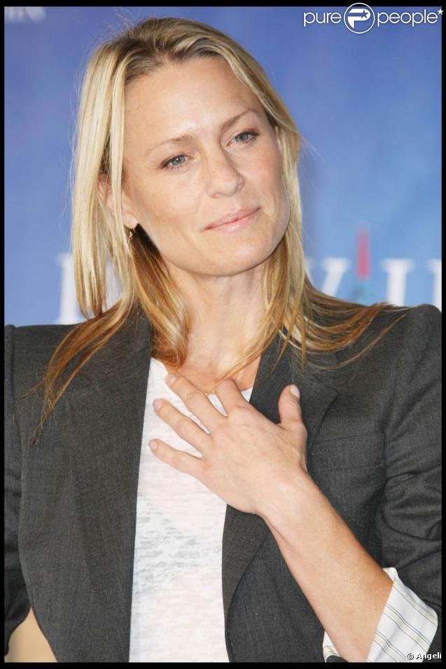 La jolie Robin Wright, lors du photocall de  The private lives of Pippa Lee , à l'occasion du 35e Festival du Film Américain de Deauville, le 10 septembre 2009 !