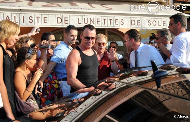 Elton John et David Furnish à St Tropez en août 2009 