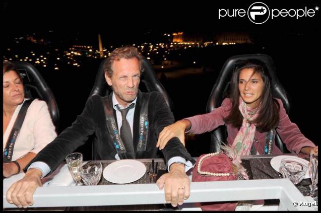 Stéphane Freiss et son épouse dans la nacelle, un peu coincés
