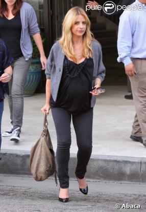 Sarah Michelle Gellar sort de l'hôtel Casa Del Mar à Santa Monica
