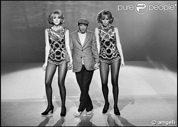 Henri Salvador et les soeurs Kessler lors d'un show télé en 1975