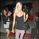 Tori Spelling : On tire la sonnette d'alarme... Stop ! Faut manger maintenant Tori ! Comparez...