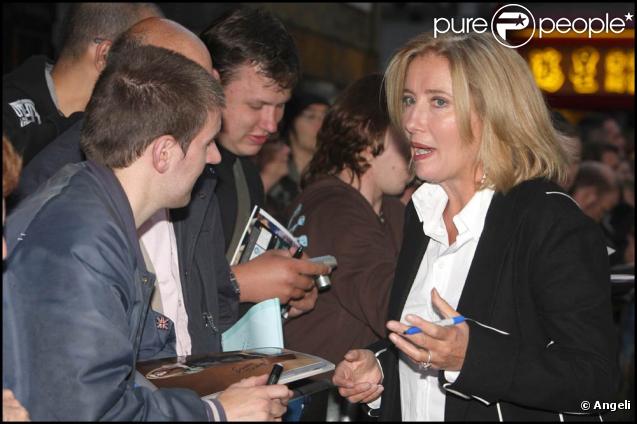 Emma Thompson hier soir à Londres pour la première de  Morris : a life with bells on .