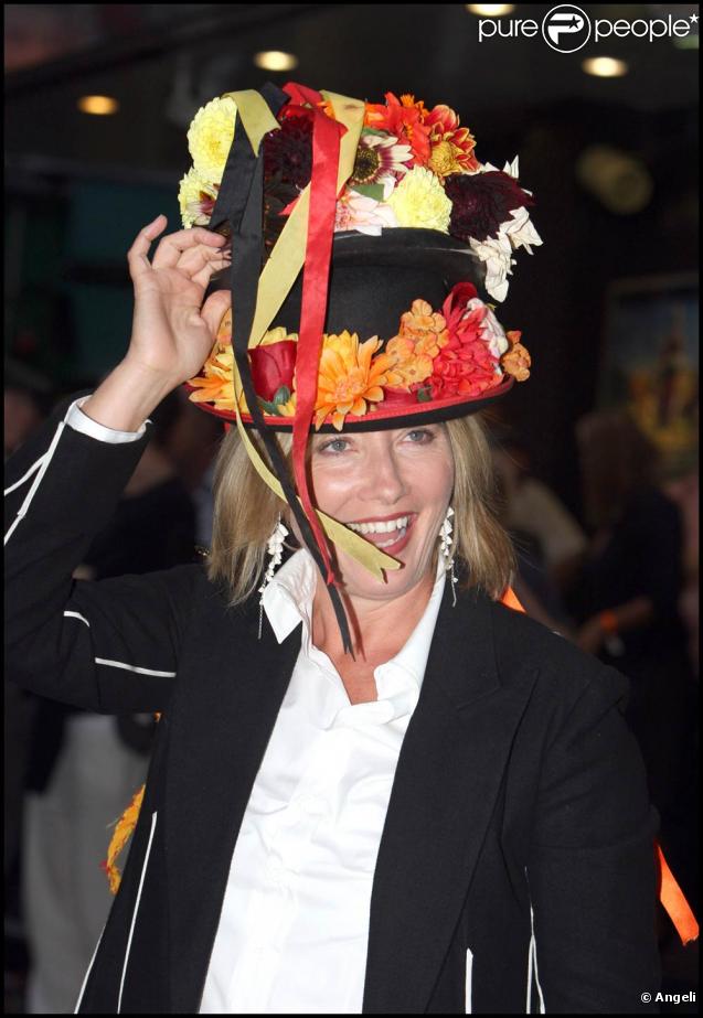 Emma Thompson hier soir à Londres pour la première de  Morris : a life with bells on .