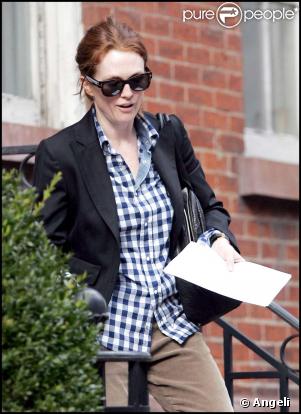 Julianne Moore dans le quartier de West Village à New York le 29 septembre 2009