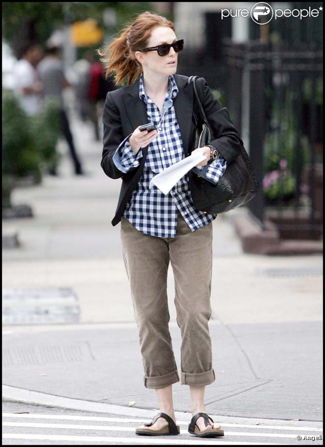 Julianne Moore dans le quartier de West Village à New York le 29 septembre 2009