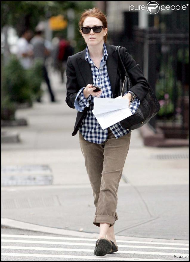 Julianne Moore dans le quartier de West Village à New York le 29 septembre 2009